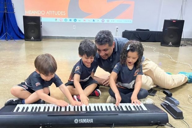 Maternal II participa de oficinais musicais em preparação para a Feira do Conhecimento