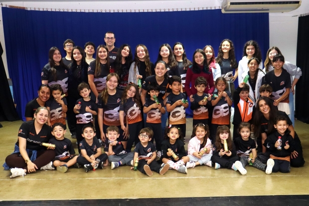Turmas do 7º ano promovem oficina de instrumentos para alunos do Maternal